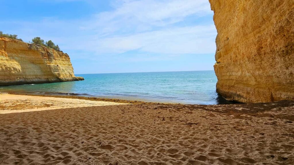 Guia practica para marcas en Espana: pasos reales para localizar y colaborar con creadores chilenos en ShareChat para lanzar lineas de suplementos.