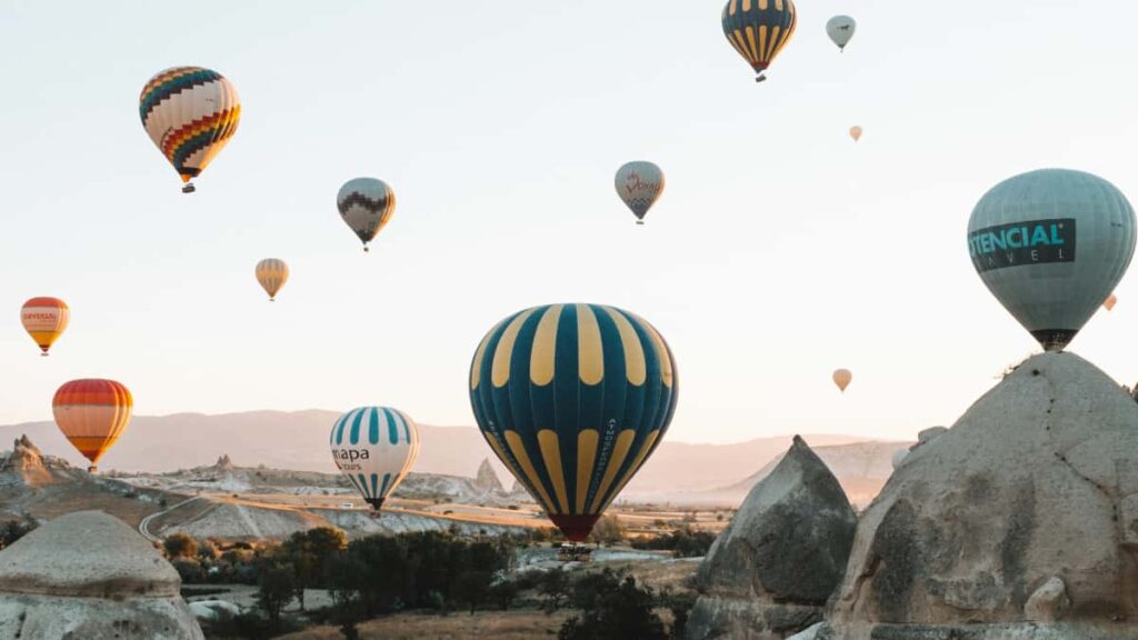 Guia practica para anunciantes en Espana: como localizar creadores Takatak en Letonia, montar product seeding efectivo y medir resultados con ejemplos y herramientas.