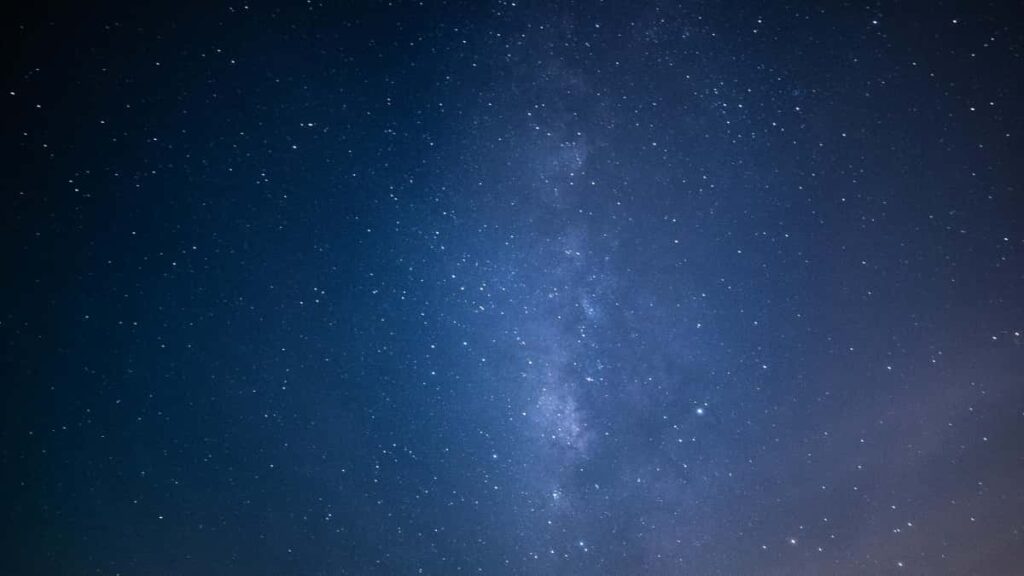 Estrategia practica para anunciantes en Espana: donde buscar creadores iranies activos en Threads, como evaluarlos y como contratarlos para resenas visuales de producto.