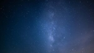 Estrategia practica para anunciantes en Espana: donde buscar creadores iranies activos en Threads, como evaluarlos y como contratarlos para resenas visuales de producto.