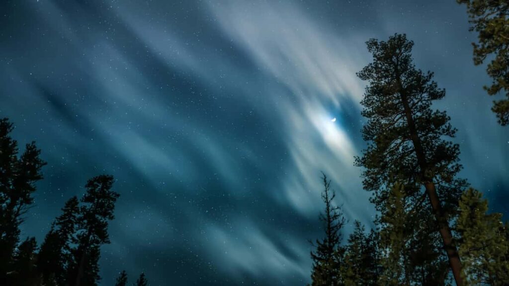 Guia practica para creators en Espana: como localizar, contactar y negociar acuerdos de tarifa fija con marcas alemanas via Telegram.