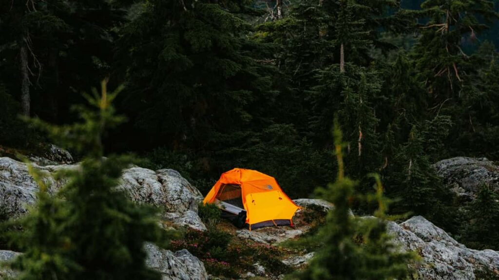 Guia practica para marcas en Espana que quieren localizar creadores suizos en Snapchat y lanzar co-branded product drops con tacticas, plataformas y contactos utiles.