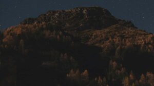 Estrategias practicas desde Espana para contactar marcas de Irak en Rumble, optimizar cobertura de eventos y usar sponsor tags sin liarla.