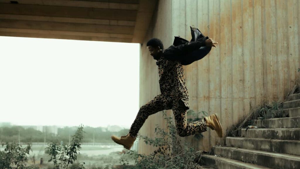 Guia practica para creadores en Espana que quieren localizar y contactar marcas serbias en Facebook para crosspromos, con tacticas, plantilla de mensaje y pasos medibles.